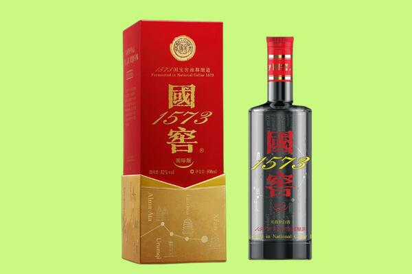 石嘴山平罗县回收国窖1573.jpg